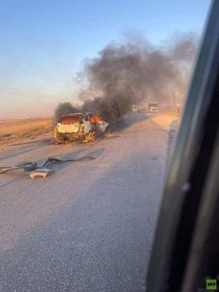 در پی حمله پهپادی ترکیه به یک خودروی سواری در جاده قامشلی در شمال سوریه، یک نفر کشته شده و ۳ نفر زخمی شدند. 
