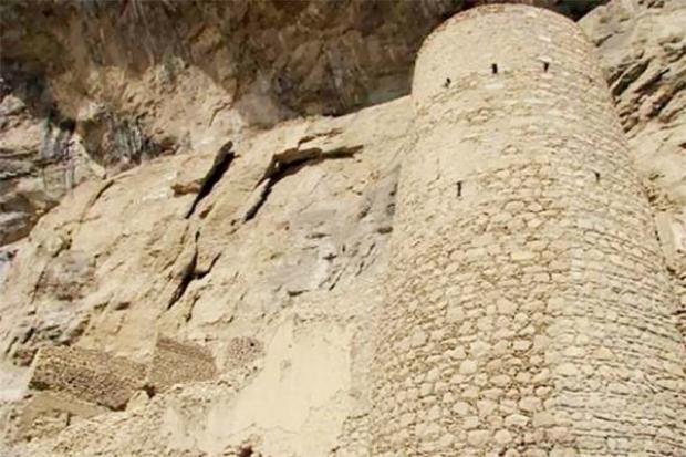 بازسازی و مطالعات باستان شناسی قلعه تاریخی ماکو انجام می شود