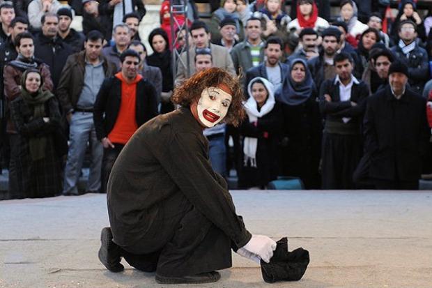 گزارش اختصاصی هاناخبر از فستیوال نمایش کوردی سقز منتشر شد.