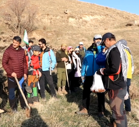 گروه های کوهنوردی برای رشد اکوتوریسم کوهستانهای آذربایجان غربی از جمله ارومیه در راستای ارتقاء و تشویق رفتارهای حفظ محیط زیست، مسوولیت پذیرانه وارد عمل شدند.