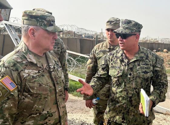  سخنگوی وزارت خارجه آمریکا تاکید کرد که ژنرال مارک مایلی، رئیس ستاد مشترک ارتش آمریکا در سفر اخیر خود به مناطق تحت کنترل کردهای سوریه، فقط با نظامیان آمریکایی دیدار کرده است.