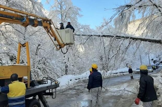 تا اوایل هفتە آیندە برق همه روستاهای کردستان وصل می‌شود
