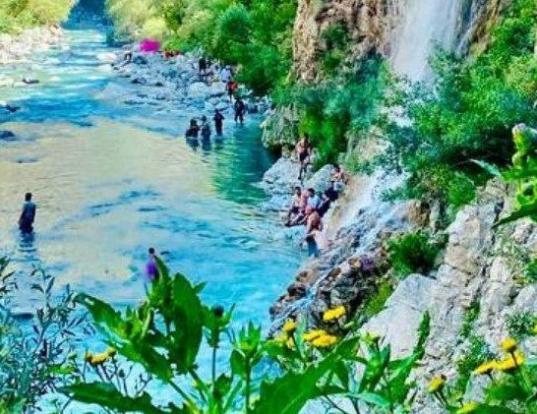 نزاع و درگیری شدید در آبشارهای کانی لوسه پیرانشهر چند مصدوم به جا گذاشت