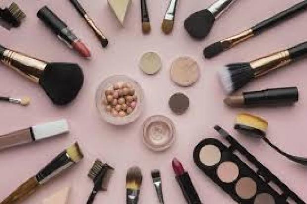 اسامی محصولات آرایشی چشم فاقد مجوز