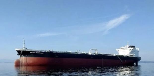 نخستین محموله فرآورده‌های نفتی از بندر خرمشهر به مقصد امارات صادر شد