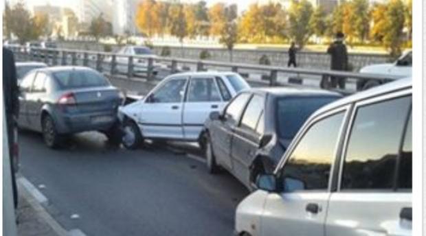  تصادف زنجیره ای بزرگراه ساوه _تهران با ۱۰ کشته و مجروح 