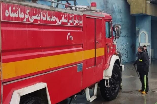 رییس سازمان آتش نشانی و خدمات ایمنی شهرداری کرمانشاه از مهار حریق طبقه اول ساختمان مسکونی در محله بهار این شهر خبر داد.