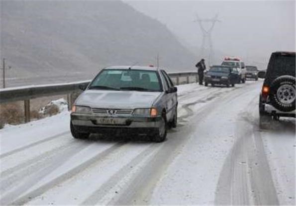  امداد رسانی به ۵۰ مسافر گرفتار در برف  
