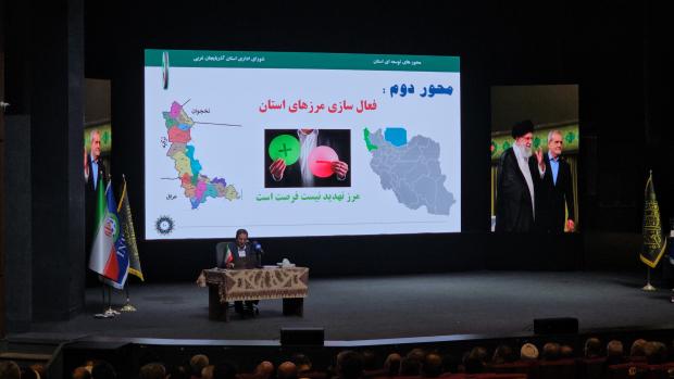 در این نشست مسائل مرتبط با توسعه پایدار، ارتقای شاخص‌های اقتصادی و اجتماعی، تقویت هماهنگی بین دستگاه‌های اجرایی و بررسی چالش‌های استان مورد بحث و تبادل نظر قرار گرفت.
