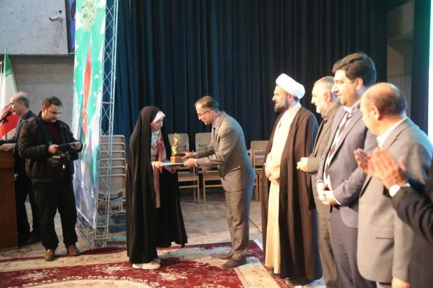 بیست و دومین جشنواره سراسری شعر غدیر بناب با معرفی برگزیدگان به کارخود پایان داد