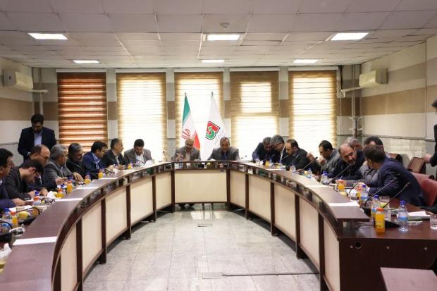 وضعیت نوبت‌دهی تیرپارک‌ها و ایجاد ترافیک توسط کامیون های ترانزیتی در سطح شهر پیرانشهر به یک معضل جدی تبدیل شده است